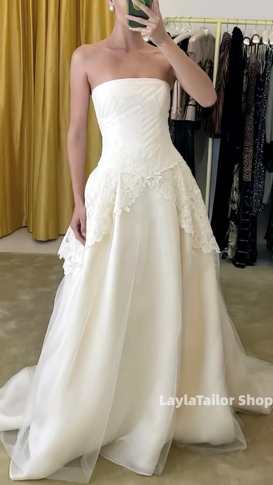 Ivory Strapless A-line Tulle Lace Wedding Gown Retro Bridal Dresses,LTP3642
