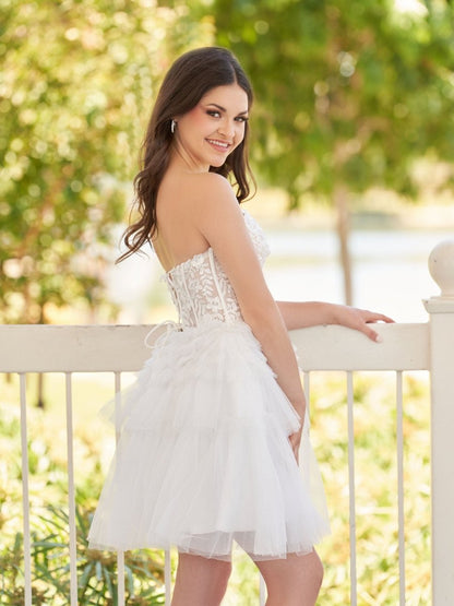 A-Line Sweetheart Lace Short Homecoming Dress