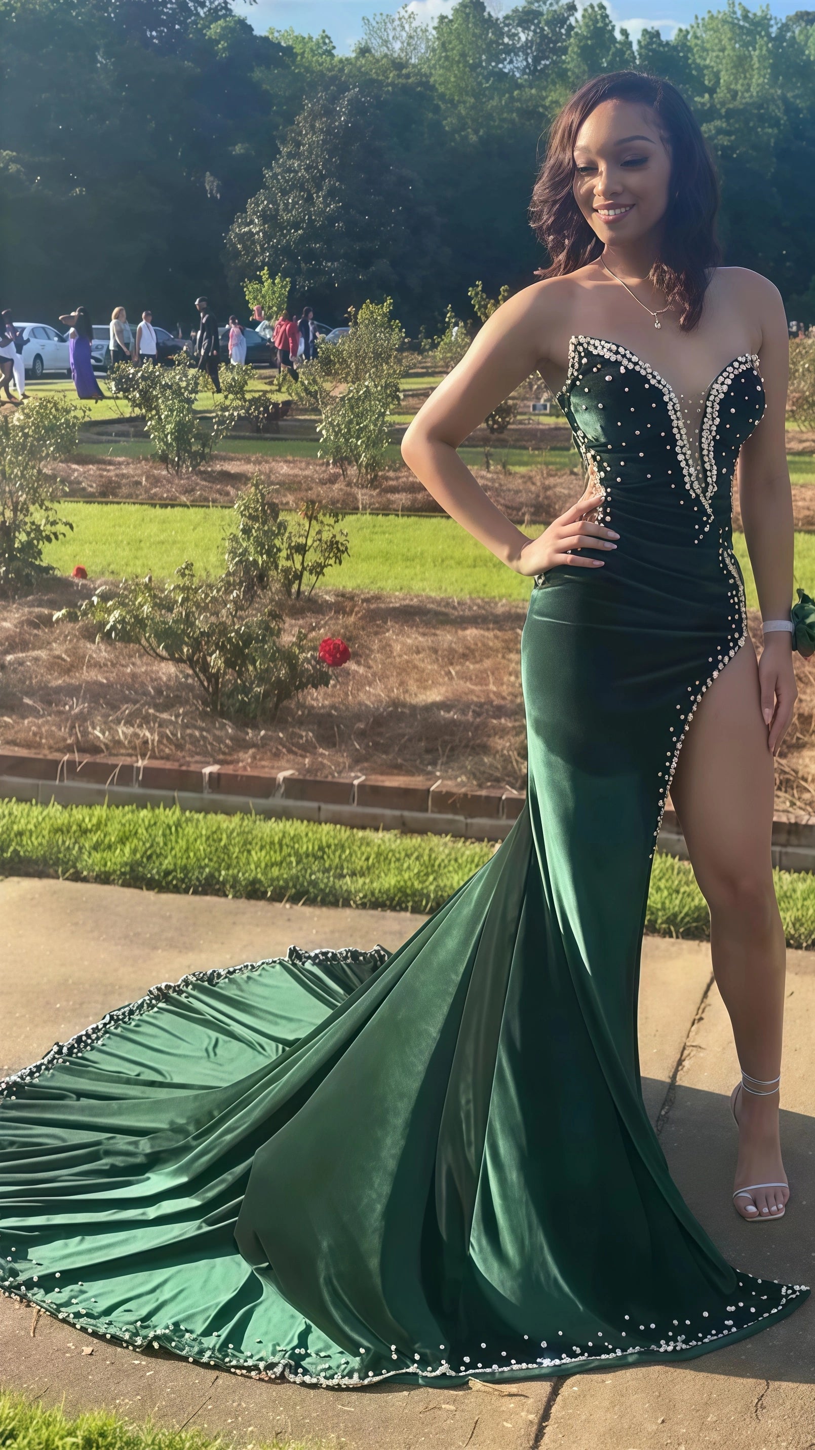 Emerald Green Mermaid Prom Dress | Long Formal Gown with Train | Laylatailor Laylatailor Shop Emerald Green Mermaid Prom Dress | Long Formal Gown with Train | Laylatailor Laylatailor Shop