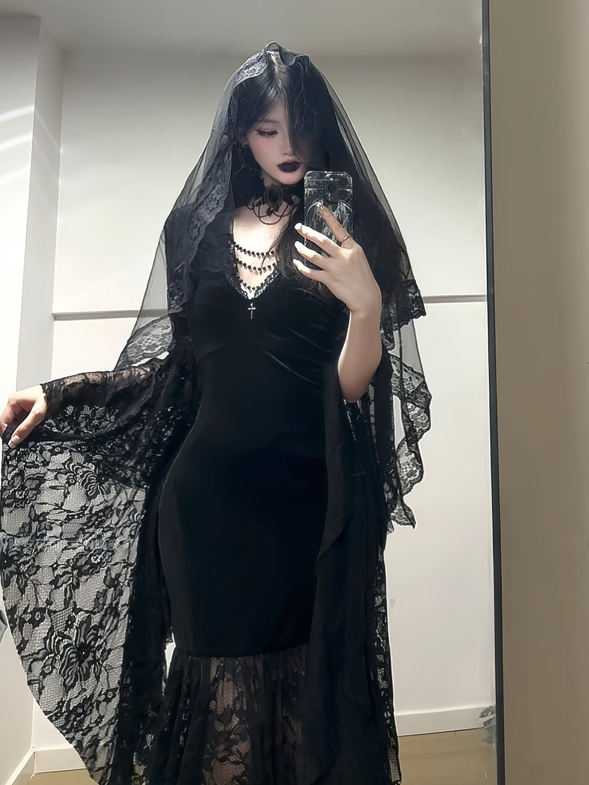 Halloween costume, witch cosplay outfit, sexy V-neck long dress, lace gothic style black dress, velvet prom dress
