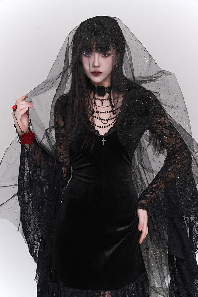 Black Gothic-style medieval long dress Halloween witch-themed outfit