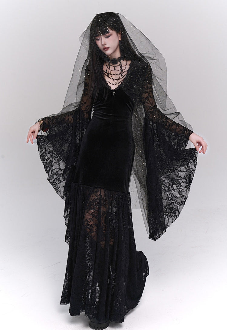 Black Gothic-style medieval long dress Halloween witch-themed outfit