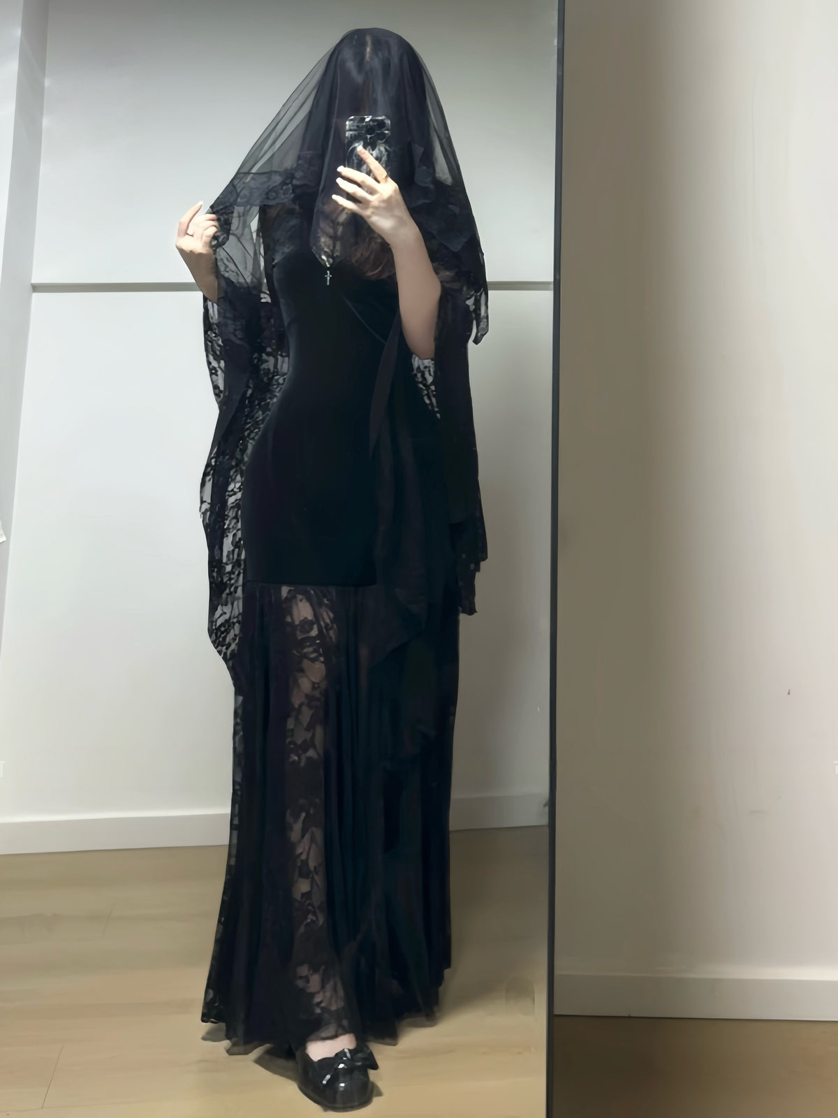 Halloween costume, witch cosplay outfit, sexy V-neck long dress, lace gothic style black dress, velvet prom dress