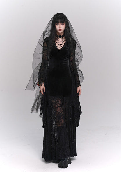 Black Gothic-style medieval long dress Halloween witch-themed outfit