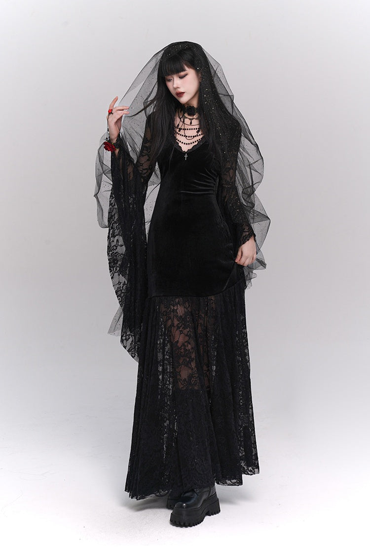 Black Gothic-style medieval long dress Halloween witch-themed outfit
