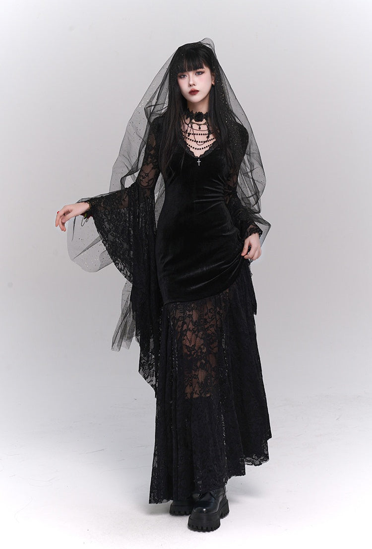 Black Gothic-style medieval long dress Halloween witch-themed outfit