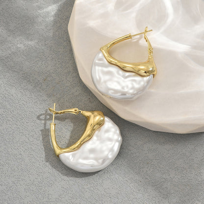 Pearl earrings are versatile, elegant, and sophisticated for women