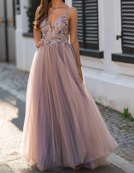 Plunging V-Neck Tulle Prom Dress Applique Evening Party Dress