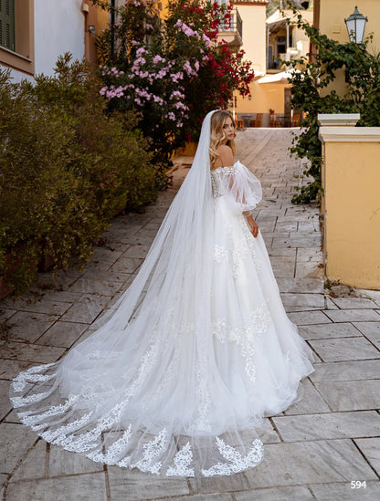 Romantic White Tulle Appliques Wedding Dresses