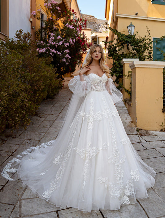 Romantic White Tulle Appliques Wedding Dresses
