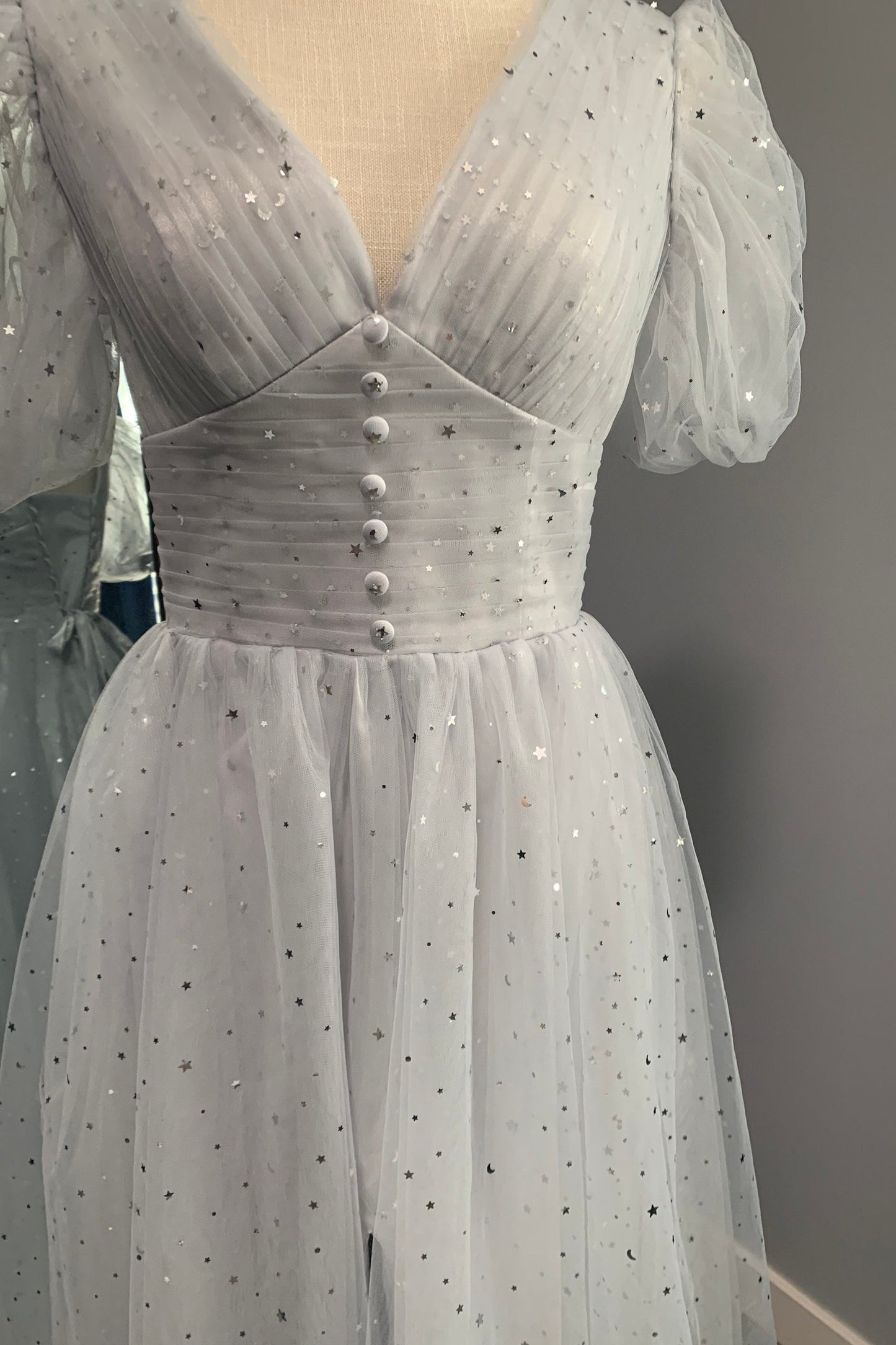 Short Puffy Sleeves Grey Sparkle Tea Length Dress