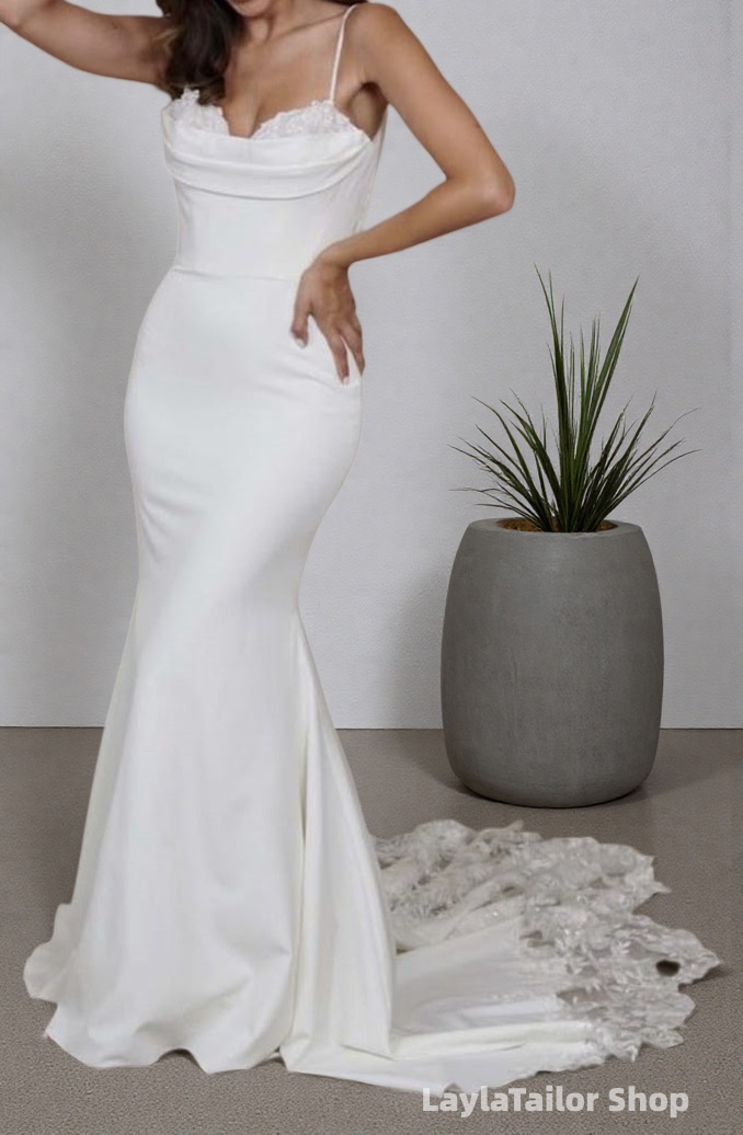 Spaghetti Straps Mermaid White Wedding Dresses With Floral Lace Train