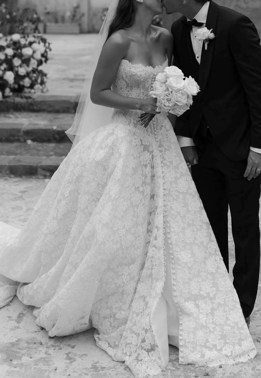 Strapless Lace A-Line Wedding Dress Sleeveless Bridal Gown,LTP3689