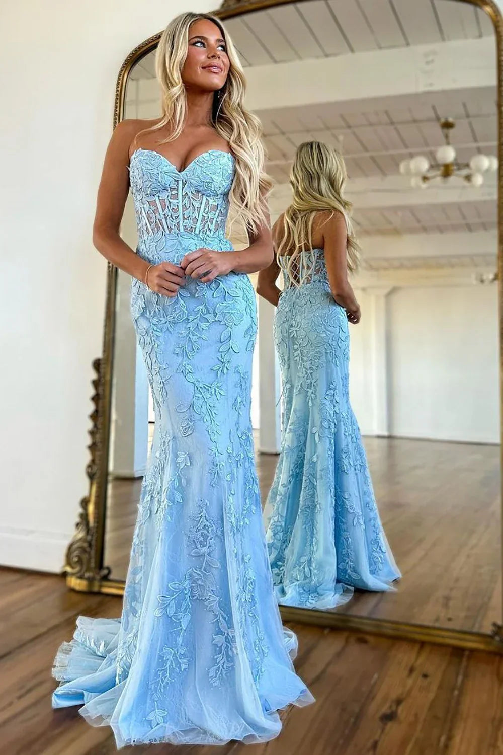 Stunning Mermaid Sweetheart Lace Up Lilac Long Corset Prom Dress with Appliques