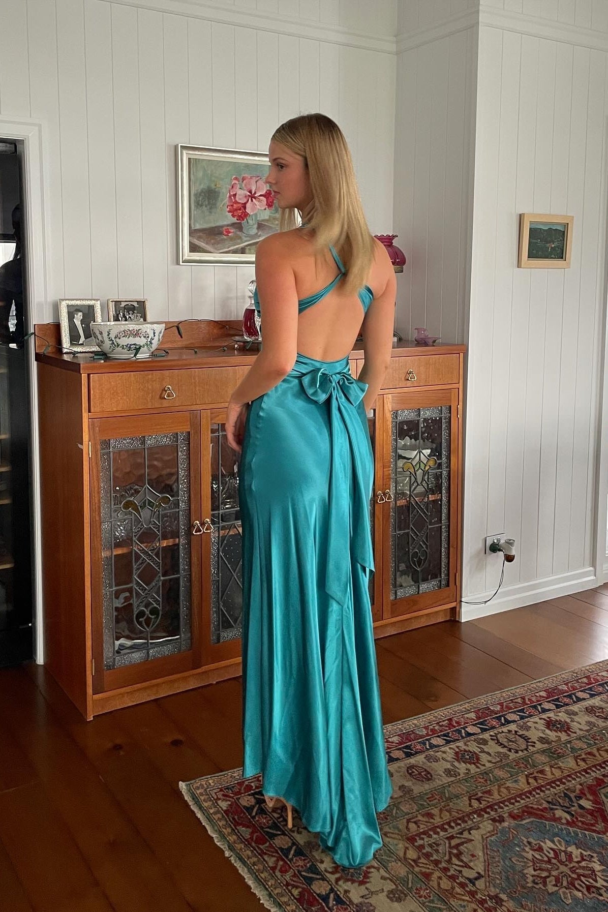 Stylish Sheath V Neck Green Long Party Dress with Open Back Bowknot