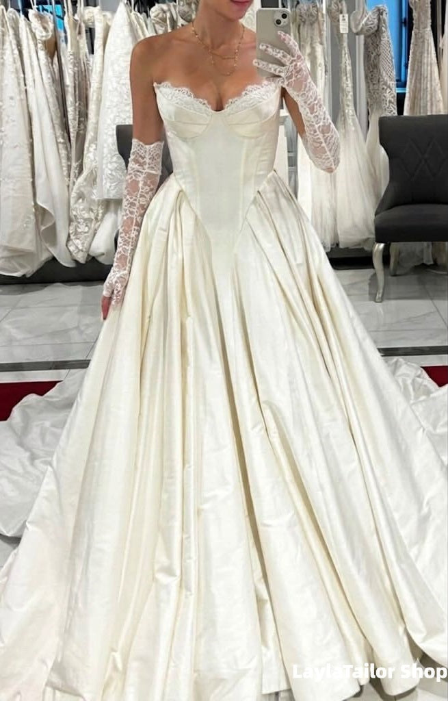 Sweetheart Lace Satin A-line Wedding Ball Gown Sleeveless Bridal Dresses,LTP3702