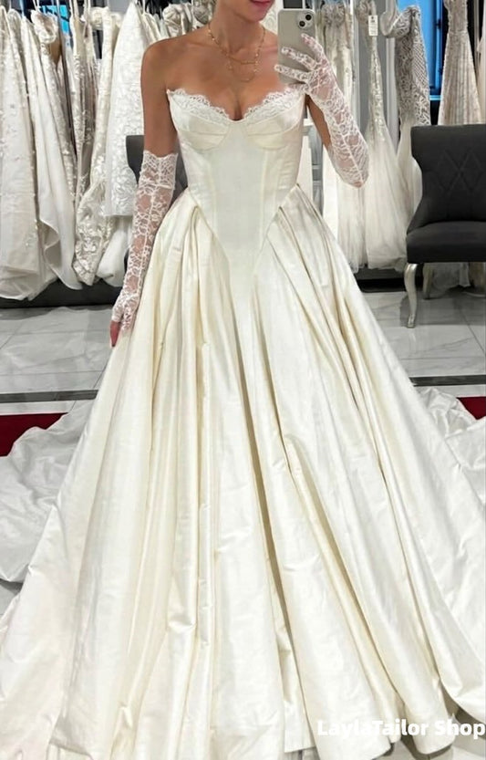 Sweetheart Lace Satin A-line Wedding Ball Gown Sleeveless Bridal Dresses,LTP3702