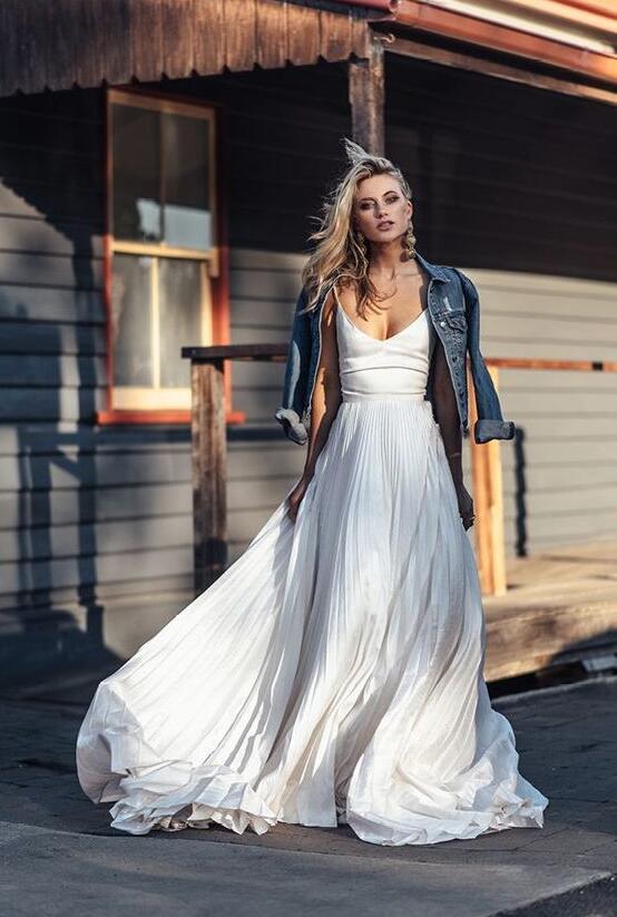 Vintage A-Line V Neck Satin Wedding Dresses Pleated Bridal Gown