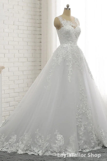Classic Round neck Lace appliques White Princess Wedding Dress