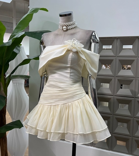 Cute A Line Off The Shoulder White Chiffon Summer Homecoming Dress Hoco Dress Mini 16Th Birthday Outfit Cocktail Dresses