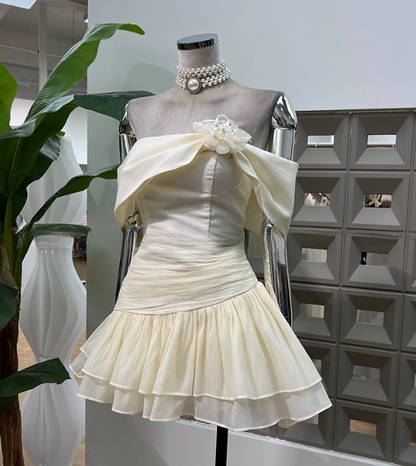 Cute A Line Off The Shoulder White Chiffon Summer Homecoming Dress Hoco Dress Mini 16Th Birthday Outfit Cocktail Dresses
