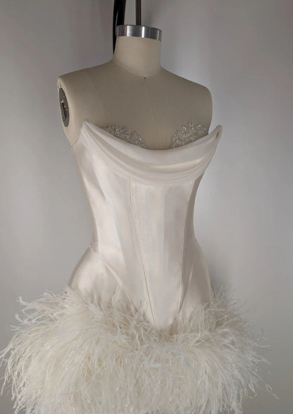 Elegant Satin Tube Top Feather Edge Bodycon 19Th Birthday Homecoming Dress