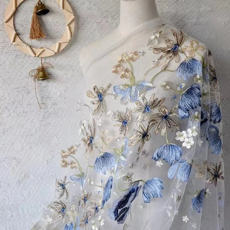 Embroidery Lace V-Neck Ivory Wedding Dresses
