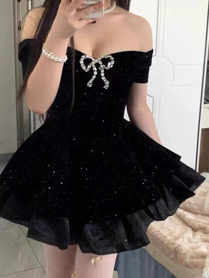 Sexy Ball Gown Off The Shoulder Black Velvet Short Formal 8Th Grade Homecoming Dresses Summer Middle School Hoco Dress 6Th Grade Graduation Outfits