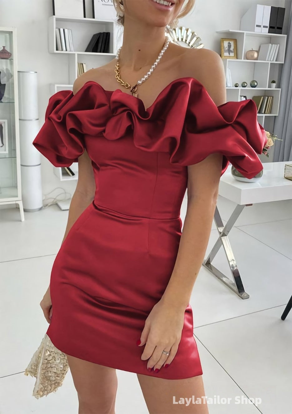 Sheath/Column Off-the-Shoulder Sleeveless Satin Short/Mini Homecoming Dresses With Ruffles