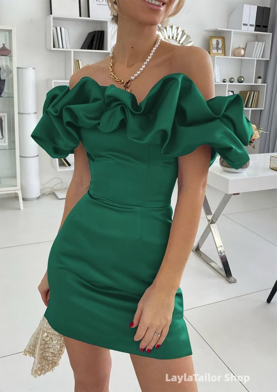 Sheath/Column Off-the-Shoulder Sleeveless Satin Short/Mini Homecoming Dresses With Ruffles