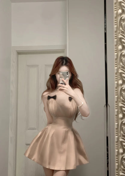 Sweet Pink Halter Neck Bow Satin A-Line Homecoming Dress