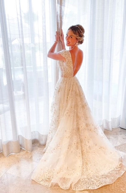 Stylish v neck tulle applique long prom dress