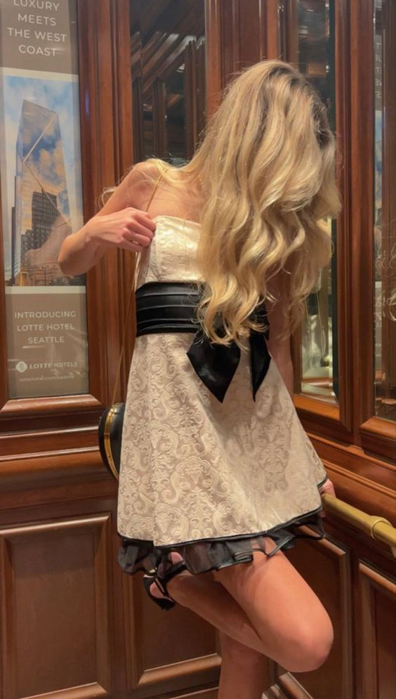 Vintage Light Champagne Strapless Short Homecoming Dress Mini Party Dress