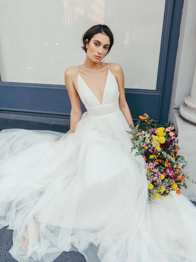 LTP1625,Sexy Deep V-Neck Spaghetti Straps Tulle Wedding Dresses,A-Line White Bridal Wedding Gown