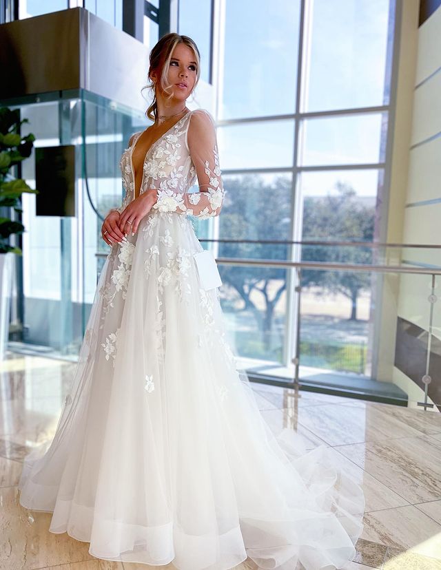 LTP1294,Gorgeous Long Sleeves V Neck 3D Lace Wedding Dresses